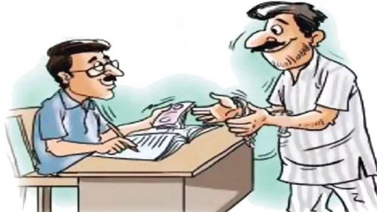 Strict Action Will Taken Against Illegal Moneylenders In Kolhapur District Said Collector Amol Yedge