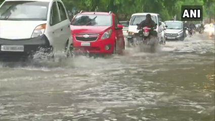 India Rain Alert: महाराष्ट्रासह ‘या’ दोन राज्यांत अतिवृष्टी होणार; तुफान पाऊस कोसळणार, IMD ने दिला रेड अलर्ट