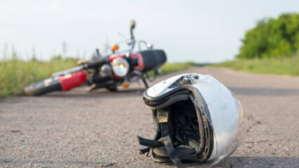 Junnar Accident: पीकअप जीपची मोटारसायकलला भीषण धडक; पतीचा मृत्यू तर पत्नी गंभीर जखमी