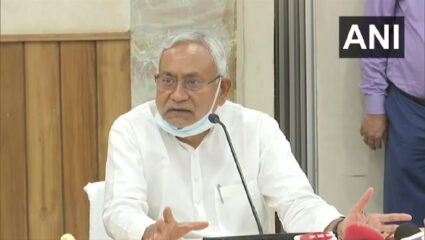 Bihar Election: बिहार जिंकण्यासाठी नितीश कुमारांनी खेळला मोठा डाव; सरकारी नोकरीत महिलांना थेट…