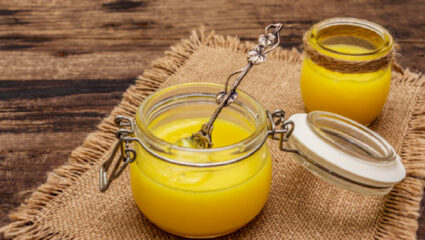 Ghee Benefits:  बद्धकोष्ठता असल्यास सकाळी उपाशीपोटी खा तूप होतील ‘हे’ फायदे; व्हाल चकित