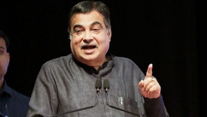 Nitin Gadkari flight landing: नितीन गडकरींच्या विमानाचे झाले इमर्जन्सी लँडिंग, नेमकं काय घडलं? जाणून घ्या