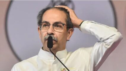 Nashik Politics : पदभार स्वीकारताच अवघ्या आठ दिवसात पलटी; भाजपमध्ये प्रवेश, नाशिकात ठाकरे गटाला गळती सुरुच
