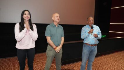 टाटा पॉवर कम्युनिटी डेव्हलपमेंट ट्रस्टने केले “तन्वी द ग्रेट” च्या स्क्रीनिंगचे खास आयोजन, अनुपम खेर यांनी घेतली भेट