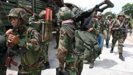Thailand and Combodia Conflict : जोरदार गोळीबारानंतर आता हवाई हल्ला; थायलंडने उद्ध्वस्त केले कंबोडियाचे F-16 रॉकेट