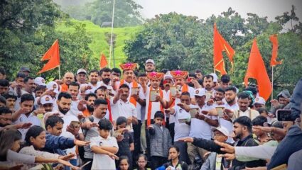 तिकोना किल्ल्यावर पार पडली गडकिल्ले संवर्धन मोहिम; खासदार निलेश लंकेंचा पुढाकार