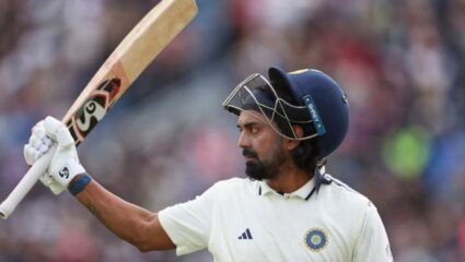 IND vs ENG : लॉर्ड्सवर नेमकं चाललंय काय? आधी पंत मैदानाबाहेर, नंतर गिलनेही सोडली फिल्ड! इंग्लंडविरुद्ध केएल राहुल कर्णधार..