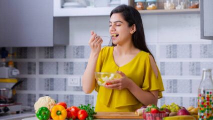 वयाच्या ६० व्या वर्षी निरोगी राहतील शरीरातील सर्वच अवयव! रोजच्या आहारात नियमित करा ‘या’ पदार्थांचे सेवन