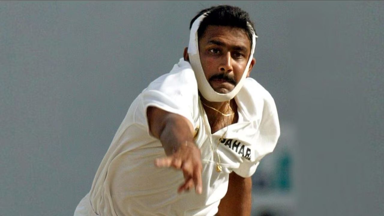 अनिल कुंबळे : 2002 मध्ये एंटिगा येथे वेस्ट इंडिजविरुद्ध कसोटी सामन्यात जखमी झाला होता. भारताने पहिल्या डावात 9 विकेट गमवून 513 धावा करून डाव घोषित केला होता. या डावात अनिल कुंबलेला मर्वन डिल्लनचा चेंडू थेट जबड्यावर आदळला होता. चेहरा रक्तबंबाळ झाला असताना देखील  अनिल कुंबळे हार न मानता गोलंदाजी करत दिग्गज फलंदाज ब्रायन लाराला माघारी पाठवले होते. 