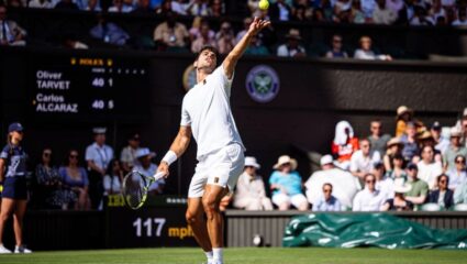 Wimbledon tennis 2025 : Carlos Alcaraz ची विजयी मालिका सुरूच! सबालेंका अव्वल पाच खेळाडूंमध्ये एकटीच मैदानात.. 