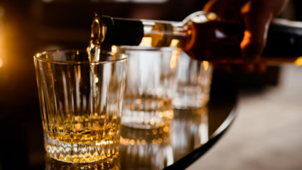 फ्रान्सची Whisky आता होणार देशी, Brand ची लागली बोली; देशी कंपनीने दाखवला रस
