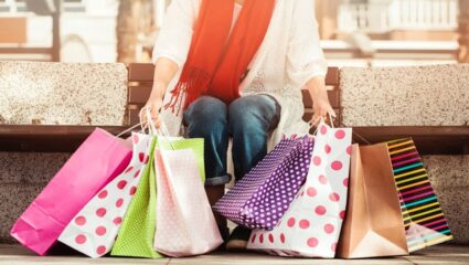 World Paper Bag Day 2025: प्लास्टिकला ‘गुडबाय’, पेपर बॅगचा सजग वापर करा या 11 भन्नाट मार्गांनी