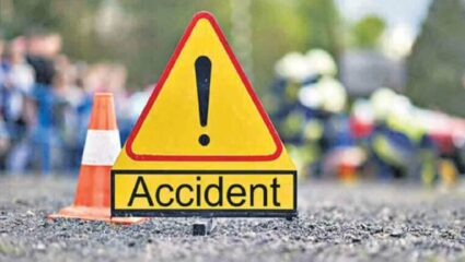 Pune News : रेंजहिल्स परिसरात रिक्षाची ज्येष्ठाला जोरदार धडक, अपघातग्रस्ताला रेल्वे रुळाजवळ टाकून चालक पसार