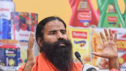 बाबा रामदेव यांच्या कंपनीची शेअर बाजारात चर्चा,  एका आठवड्यात ‘इतक्या’ टक्के वाढले शेअर्स, तुमच्याकडे आहे का?