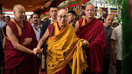 Dalai Lama Birthday: ‘हे’ चित्रपट आहेत दलाई लामा यांच्या जीवनावर आधारित; कथानक तुमच्या हृदयाला भिडेल