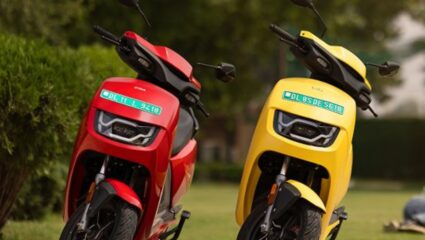 ग्राहकाची आवडती Electric Scooter झाली स्वस्त ! नवीन किंमत वाचाल तर आजच बुक कराल