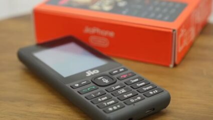 केवळ 10 मिनिटांत घरी पोहोचणार Jio चे फीचर फोन्स, 95 शहरांमध्ये कंपनीची सर्विस सुरु! किंमत सर्वसामान्यांच्या बजेटमध्ये