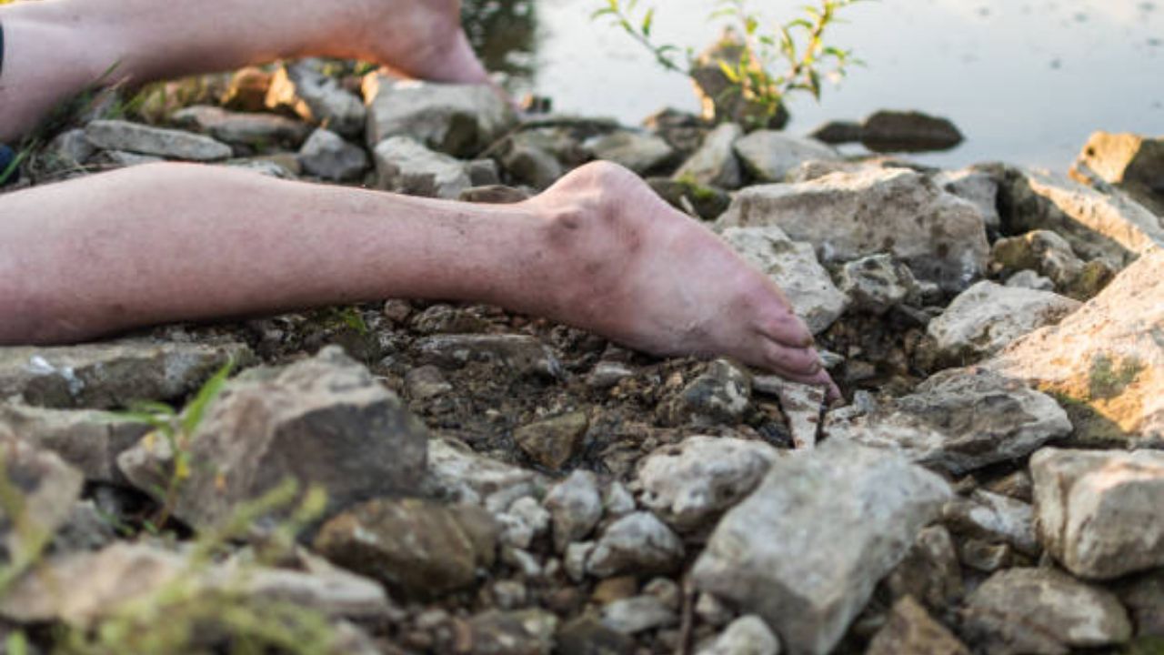 Palghar News Body Of Unidentified Man Found In Vaitarna River