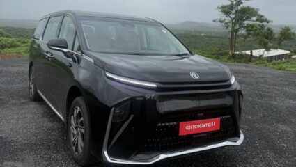 सिंगल चार्जवर 548 KM ची रेंज ! प्रिमियम इलेक्ट्रिक कार MG M9 झाली लाँच, किंमत किती?