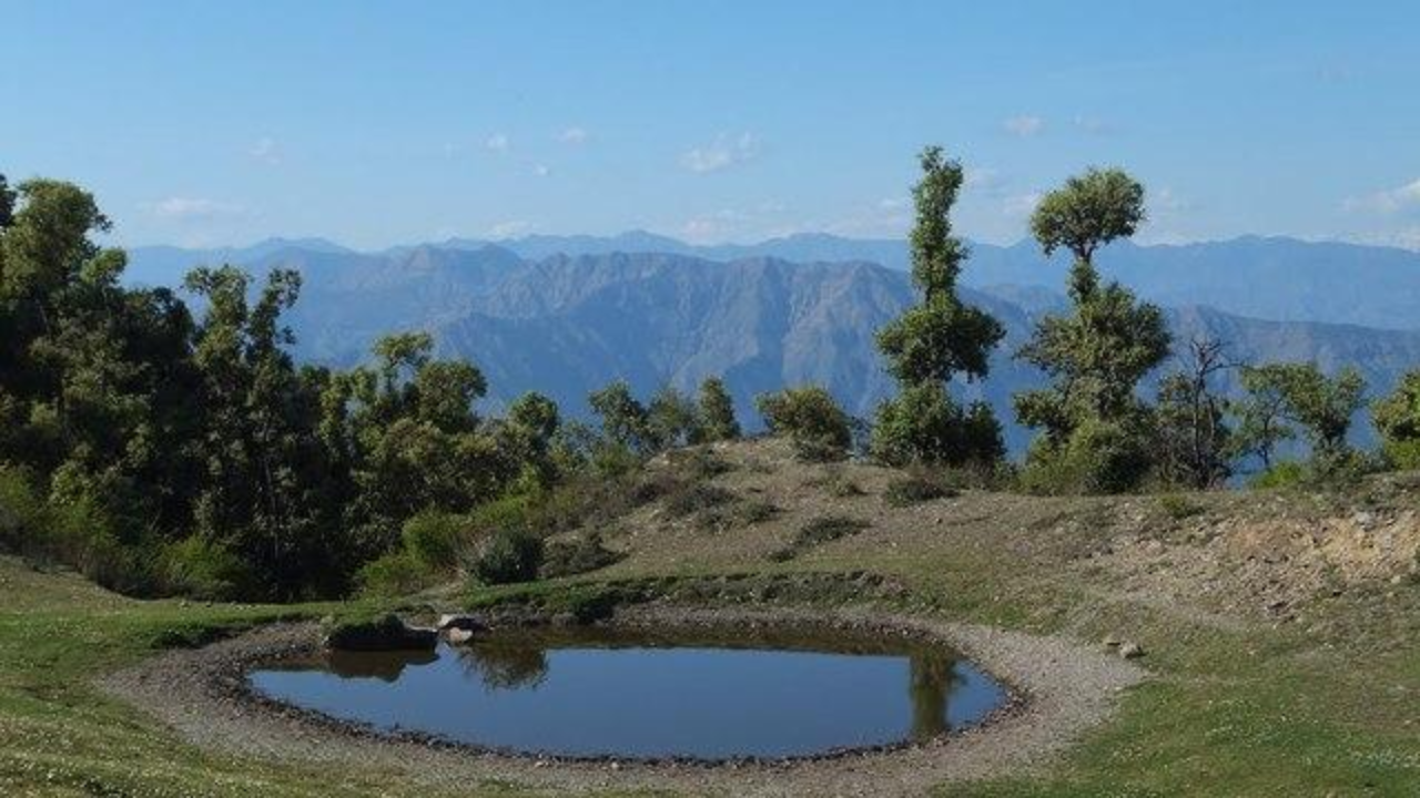 परी टिब्बा येथे मोठ्या प्रमाणात वीज कोसळते. पूर्वीच्या काळापासून येथील वातावरण असे आहे की येथे वीज कोसळणे आता सामान्य झाले आहे. 