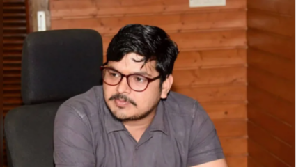 IAS Success Story: ‘हात नाही, पायही नाही’ जिद्दीच्या जोरावर पट्ठ्याने पात्र केली UPSC