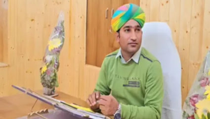 घरोघरी जाऊन भाज्या विकणारा मुलगा RAS पदी विराजमान; नातलग पडले आश्चर्यात!