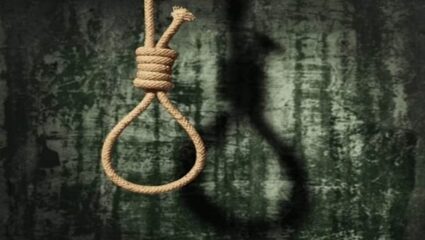 पुण्यात वाहतूक पोलिसाची आत्महत्या; राहत्या घरी गळफास घेऊन संपवलं जीवन