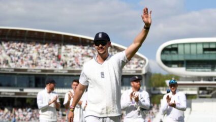 IND vs ENG: मँचेस्टर कसोटीच्या मध्यातच या खेळाडूने सोडला संघ, प्लेइंग-11 मध्ये नाही मिळाले स्थान