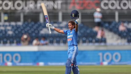 IND W VS ENG W : कॅप्टन हरमनची धुव्वाधार खेळी, झळकावले इंग्लंड विरुद्ध तिसरे शतक!