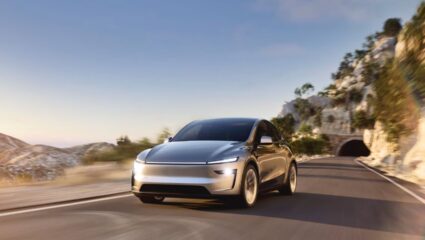 मुंबई आणि दिल्लीत Tesla Car ची किंमत किती? कुठे मिळेल बेस्ट डील?