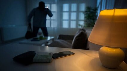 Crime News : पुण्यात चोरट्यांचा सुळसुळाट; ‘या’ भागात घरे फोडून लाखो रुपयांवर मारला डल्ला