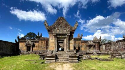 Thailand vs Cambodia : ‘या’ एका हिंदू मंदिरामुळे पेटले कंबोडिया-थायलंड युद्ध; पहा शिवमंदिराचे खास फोटो