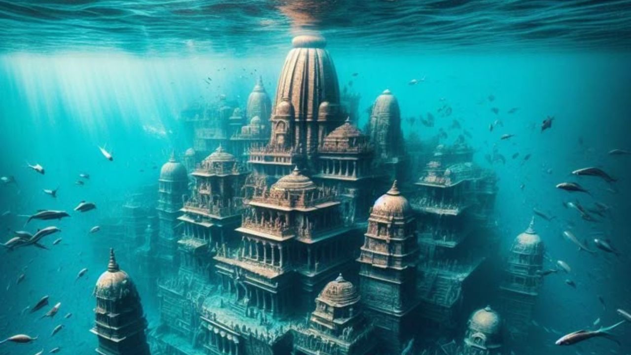 भगवान श्रीकृष्णाचे प्राचीन शहर मानली जाणारी द्वारका नगरी आज तुम्हाला कुठेही पाहायला मिळणार नाही. मथुरा डल्यानंतर भगवान श्रीकृष्णाने द्वारकेत एक नवीन शहर स्थापन केले होते आणि त्याला आपली राजधानी म्हणून घोषित केले होते. पण ते या जगातून गेल्यानंतर हे शहरही पाण्यात बुडाले. हे शहर समुद्रात कसे बुडाले याचे गूढ आजवर कुणाला उलगडू शकले नाही 
