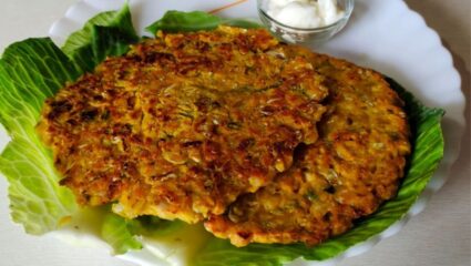 कोळंबीचे थालीपीठ कधी खाल्ले आहेत का? नॉनव्हेज लव्हर्स झटपट फॉलो करा रेसिपी