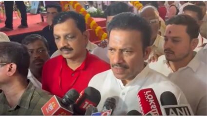 प्रशासनावर भीती आहे, अधिकारी दडपणाखाली काम करतात – शशिकांत शिंदे