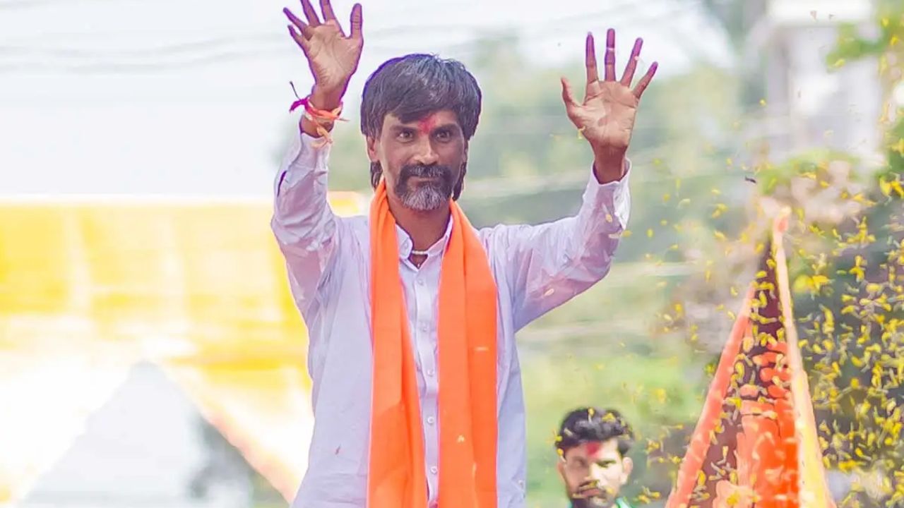 मनोज पाटील यांनी बारावीत शिक्षण सोडले आणि एका हॉटेलमध्ये काम करण्यास सुरुवात केली. या काळात ते मराठा समाजाशी संबंधित उपक्रमांमध्ये सहभागी होऊ लागले. 