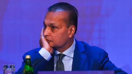 Anil Ambani and CBI : अनिल अंबानी यांच्या घरावर सीबीआयचा छापा, १७००० कोटी रुपयांच्या बँक फसवणुकीशी संबंध