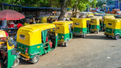 CNG vs Electric Three-Wheelers: कोणता पर्याय रोजच्या वापरासाठी आहे एकदम किफायतशीर?