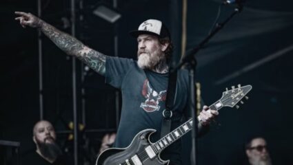 गायक, गिटारवादक Brent Hinds यांचे रस्ते अपघातात निधन; वयाच्या ५१ व्या वर्षी घेतला अखेरचा श्वास