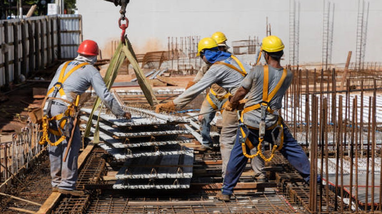Fake Construction Workers In Bhudargad Kolhapur