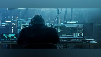 वेळीच सावध व्हा! १ वर्षात भारताला सायबर गुन्हेगारांकडून २२,८४२ कोटी रुपयांचे नुकसान