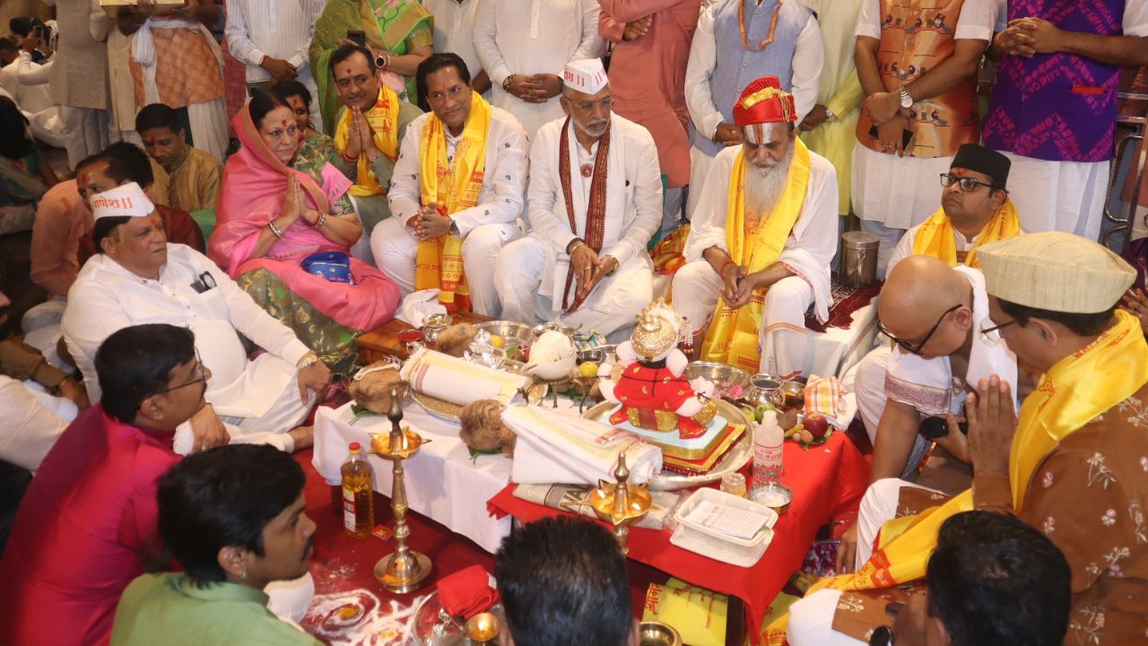 गणेश चतुर्थीला सकाळी ११ वाजून ११ मिनिटांनी उत्सवाची पारंपरिक जागा असलेल्या जय गणेश प्रांगण येथे केरळमधील श्री पद्मनाभ स्वामी मंदिराच्या प्रतिकृतीमध्ये मध्यप्रदेश चित्रकुट येथील अनंत श्री विभूषित जगद्गुरु श्री रामानुजाचार्य श्री झालरिया पीठाधीश्वर श्री श्री १००८ प.पू. स्वामी घनश्यामाचार्य महाराज  यांच्या हस्ते श्रीं ची प्राणप्रतिष्ठापना झाली.