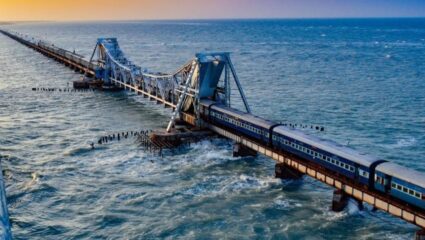Travel News : पंबनपासून दार्जिलिंगपर्यंत… ‘हे’ आहेत भारतातील सर्वात धोकादायक रेल्वे मार्ग