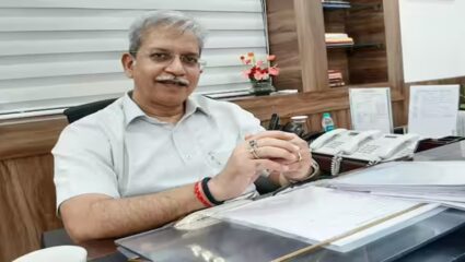 Delhi CM : मुख्यमंत्री रेखा गुप्ता यांच्यावरील हल्ल्यानंतर पोलीस आयुक्तांना हटवले, आता कोणाची नियुक्ती? वाचा सविस्तर