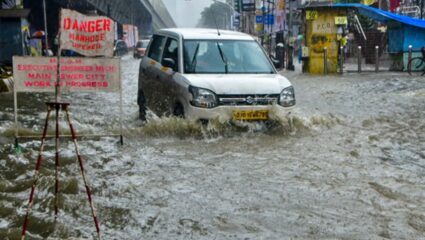 Devendra Fadnavis on Mumbai Rain : पुढील 3 तास महत्त्वाचे, मुख्यमंत्री फडणवीसांचा महत्त्वाचा इशारा, आतापर्यंत सहा जणांचा मृत्यू