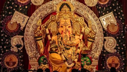 Richest Ganesh Mandal : ‘हे’ आहे भारतातील सर्वात श्रीमंत गणपती मंडळ; 474 कोटींच्या विमा पॉलिसीने बनवला विक्रम