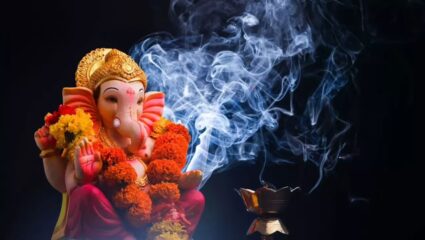 Ganeshotsav 2025 : लाडक्या गणपतीबाप्पाचे आज घराघरात आगमन; श्रींच्या स्थापनेचा शुभ मुहूर्त नेमका कधी?