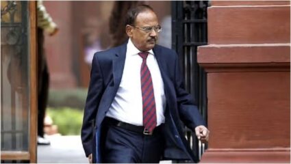 भारत देईना डोनाल्ड ट्रम्प यांना भाव! एकीकडे धमकी सत्र सुरु असताना अधिकाऱ्यांची रशिया वारी