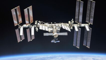 ‘इंटरनॅशनल स्पेस स्टेशन’चे होणार महासागरात विसर्जन? NASA च्या धक्कादायक निर्णयाचे कारण तरी काय?