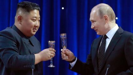 Kim Jong Un China visit : अमेरिकेने तयार राहावे! किम जोंग उन चीन दौऱ्यावर; पुतिनही राहणार उपस्थित